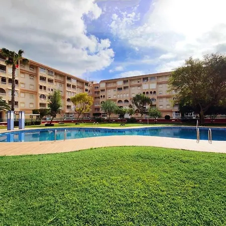 Torrevieja Holiday Appartement * Торевьиа